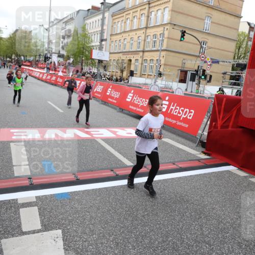 25.04.2026 - Das Zehntel Strokosch-Dieckow http://msf.ph/oto/9633568 25.04.2026 11:09:39 Ziel 5189, 5560, 5562, 6024 meine-sportfotos.de
