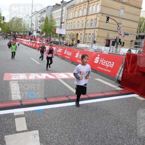 25.04.2026 - Das Zehntel Strokosch-Dieckow http://msf.ph/oto/9633572 25.04.2026 11:09:39 Ziel 5189, 5560, 5562, 6024 meine-sportfotos.de