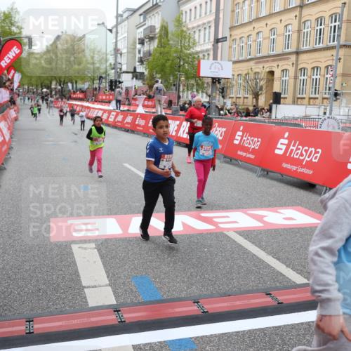 25.04.2026 - Das Zehntel Strokosch-Dieckow http://msf.ph/oto/9633603 25.04.2026 11:09:30 Ziel 5023, 5221, 5232, 5942, 6834, 7654, 7685, 7778 meine-sportfotos.de