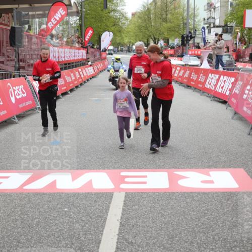 25.04.2026 - Das Zehntel Strokosch-Dieckow http://msf.ph/oto/9633615 25.04.2026 11:15:41 Ziel 6606 meine-sportfotos.de