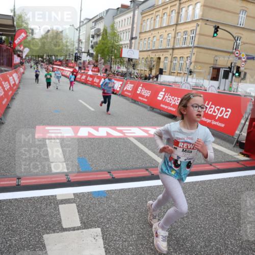 25.04.2026 - Das Zehntel Strokosch-Dieckow http://msf.ph/oto/9633640 25.04.2026 11:09:23 Ziel 5652, 6562, 6563, 7271, 7654 meine-sportfotos.de