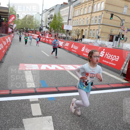 25.04.2026 - Das Zehntel Strokosch-Dieckow http://msf.ph/oto/9633642 25.04.2026 11:09:23 Ziel 5652, 6562, 6563, 7271, 7654 meine-sportfotos.de