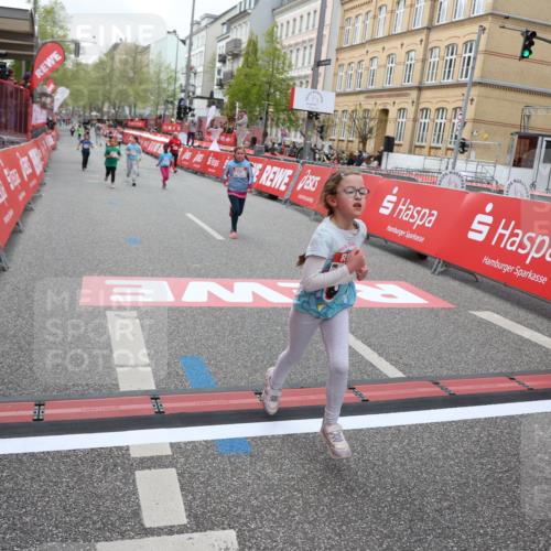 25.04.2026 - Das Zehntel Strokosch-Dieckow http://msf.ph/oto/9633647 25.04.2026 11:09:23 Ziel 5652, 6562, 6563, 7271, 7654 meine-sportfotos.de