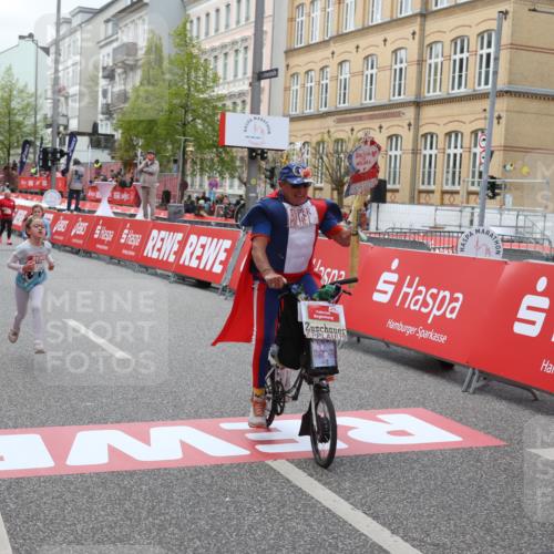 25.04.2026 - Das Zehntel Strokosch-Dieckow http://msf.ph/oto/9633661 25.04.2026 11:09:20 Ziel 5652, 6562, 6563, 7271 meine-sportfotos.de