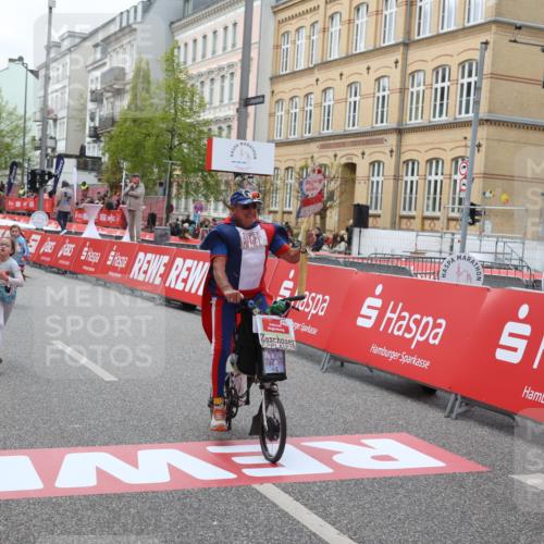 25.04.2026 - Das Zehntel Strokosch-Dieckow http://msf.ph/oto/9633668 25.04.2026 11:09:20 Ziel 5652, 6562, 6563, 7271 meine-sportfotos.de