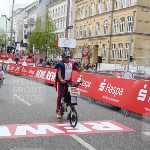 25.04.2026 - Das Zehntel Strokosch-Dieckow http://msf.ph/oto/9633670 25.04.2026 11:09:20 Ziel 5652, 6562, 6563, 7271 meine-sportfotos.de