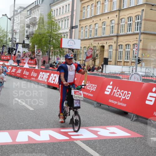 25.04.2026 - Das Zehntel Strokosch-Dieckow http://msf.ph/oto/9633672 25.04.2026 11:09:20 Ziel 5652, 6562, 6563, 7271 meine-sportfotos.de