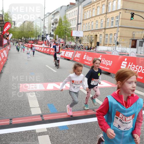 25.04.2026 - Das Zehntel Strokosch-Dieckow http://msf.ph/oto/9633681 25.04.2026 11:09:18 Ziel 5087, 5604, 5652, 6562, 6563, 7568 meine-sportfotos.de