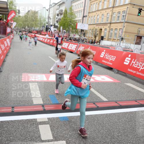 25.04.2026 - Das Zehntel Strokosch-Dieckow http://msf.ph/oto/9633686 25.04.2026 11:09:18 Ziel 5087, 5604, 5652, 6562, 6563, 7568 meine-sportfotos.de