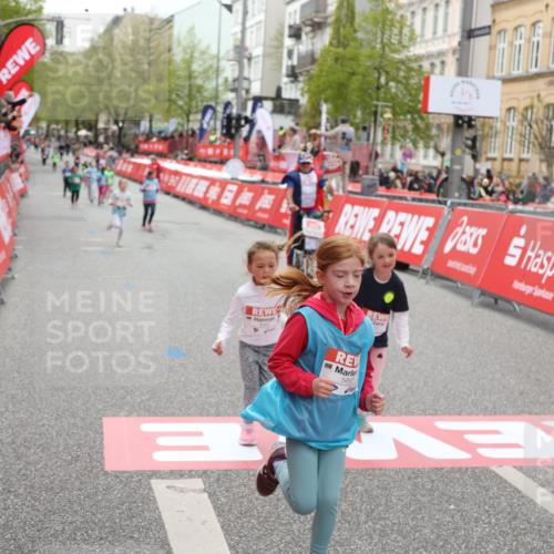 25.04.2026 - Das Zehntel Strokosch-Dieckow http://msf.ph/oto/9633698 25.04.2026 11:09:17 Ziel 5087, 5604, 5652, 6562, 6563, 7568, 7570 meine-sportfotos.de