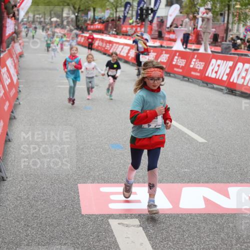 25.04.2026 - Das Zehntel Strokosch-Dieckow http://msf.ph/oto/9633728 25.04.2026 11:09:13 Ziel 5014, 5087, 5130, 5604, 7568, 7570 meine-sportfotos.de