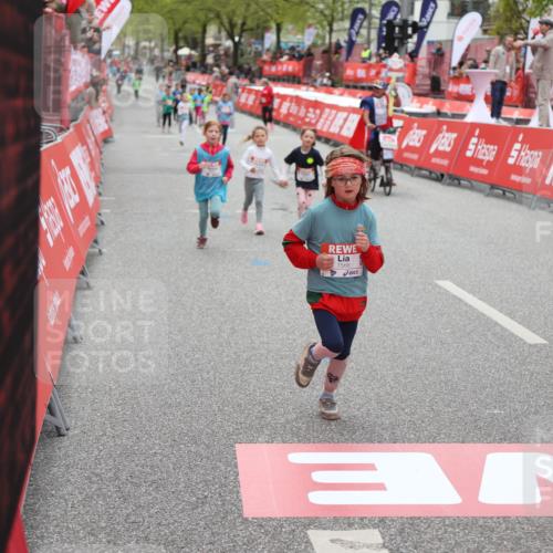 25.04.2026 - Das Zehntel Strokosch-Dieckow http://msf.ph/oto/9633732 25.04.2026 11:09:13 Ziel 5014, 5087, 5130, 5604, 7568, 7570 meine-sportfotos.de