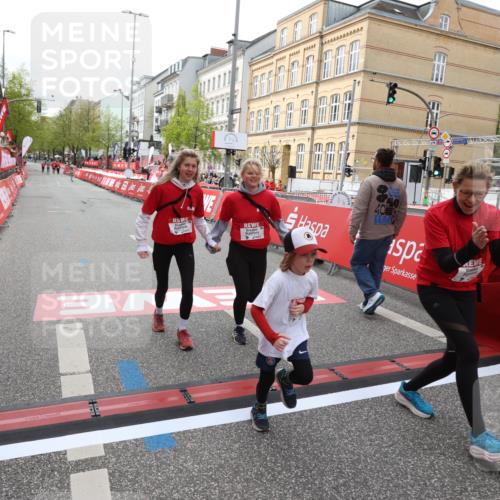 25.04.2026 - Das Zehntel Strokosch-Dieckow http://msf.ph/oto/9633737 25.04.2026 11:13:21 Ziel 5016, 5876, 5883 meine-sportfotos.de