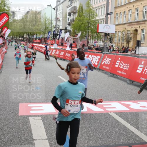 25.04.2026 - Das Zehntel Strokosch-Dieckow http://msf.ph/oto/9633738 25.04.2026 11:09:12 Ziel 5014, 5087, 5130, 5604, 7568, 7570 meine-sportfotos.de