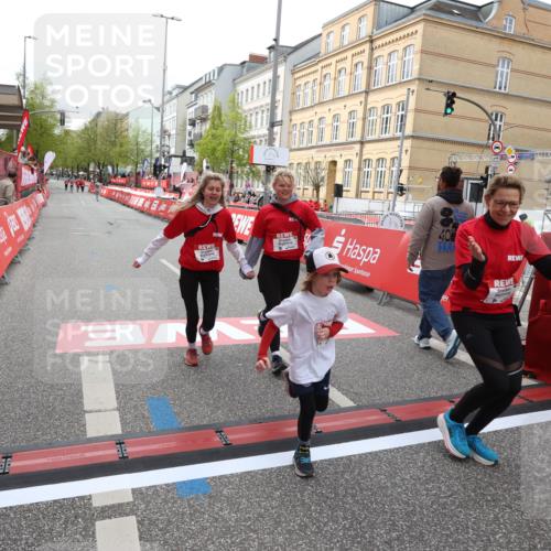 25.04.2026 - Das Zehntel Strokosch-Dieckow http://msf.ph/oto/9633741 25.04.2026 11:13:21 Ziel 5016, 5876, 5883 meine-sportfotos.de