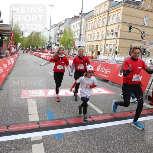 25.04.2026 - Das Zehntel Strokosch-Dieckow http://msf.ph/oto/9633743 25.04.2026 11:13:20 Ziel 5016, 5876, 5883 meine-sportfotos.de
