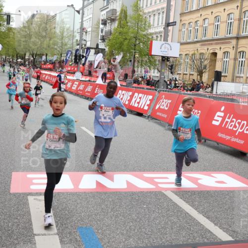 25.04.2026 - Das Zehntel Strokosch-Dieckow http://msf.ph/oto/9633744 25.04.2026 11:09:12 Ziel 5014, 5087, 5130, 5604, 7568, 7570 meine-sportfotos.de
