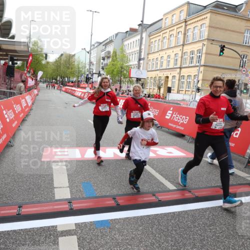 25.04.2026 - Das Zehntel Strokosch-Dieckow http://msf.ph/oto/9633747 25.04.2026 11:13:20 Ziel 5016, 5876, 5883 meine-sportfotos.de