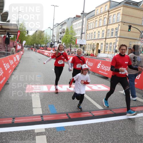 25.04.2026 - Das Zehntel Strokosch-Dieckow http://msf.ph/oto/9633748 25.04.2026 11:13:20 Ziel 5016, 5876, 5883 meine-sportfotos.de