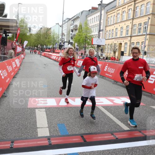 25.04.2026 - Das Zehntel Strokosch-Dieckow http://msf.ph/oto/9633753 25.04.2026 11:13:20 Ziel 5016, 5876, 5883 meine-sportfotos.de