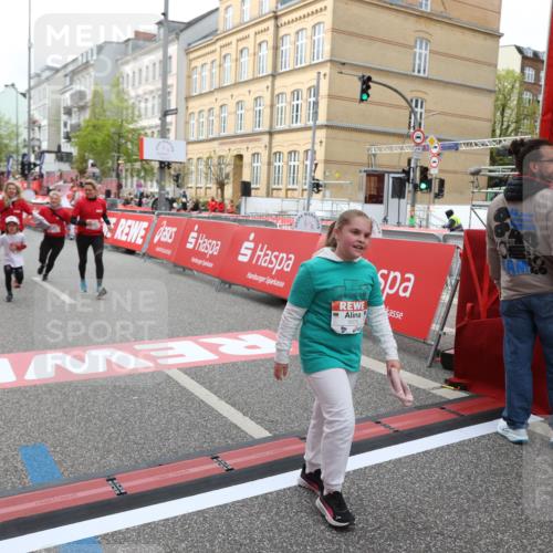 25.04.2026 - Das Zehntel Strokosch-Dieckow http://msf.ph/oto/9633777 25.04.2026 11:13:18 Ziel 5016, 5876, 5883 meine-sportfotos.de