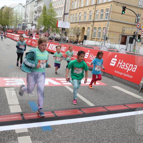 25.04.2026 - Das Zehntel Strokosch-Dieckow http://msf.ph/oto/9633783 25.04.2026 11:09:02 Ziel 5054, 5477, 5932, 5936, 6048, 6462, 6800, 7419, 7425, 7448, 7451 meine-sportfotos.de