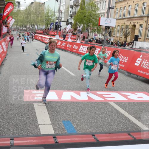 25.04.2026 - Das Zehntel Strokosch-Dieckow http://msf.ph/oto/9633789 25.04.2026 11:09:02 Ziel 5054, 5477, 5932, 5936, 6048, 6462, 6800, 7419, 7425, 7448, 7451 meine-sportfotos.de