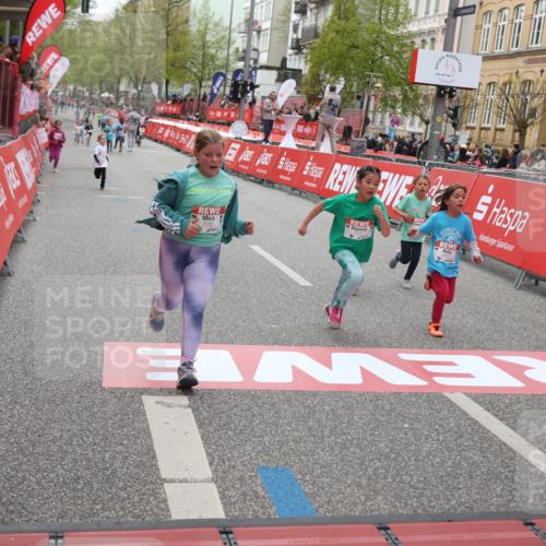 25.04.2026 - Das Zehntel Strokosch-Dieckow http://msf.ph/oto/9633791 25.04.2026 11:09:02 Ziel 5054, 5477, 5932, 5936, 6048, 6462, 6800, 7419, 7425, 7448, 7451 meine-sportfotos.de