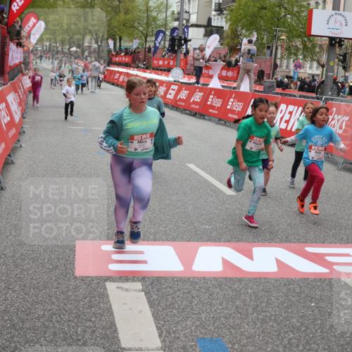 25.04.2026 - Das Zehntel Strokosch-Dieckow http://msf.ph/oto/9633793 25.04.2026 11:09:02 Ziel 5054, 5477, 5932, 5936, 6048, 6462, 6800, 7419, 7425, 7448, 7451 meine-sportfotos.de