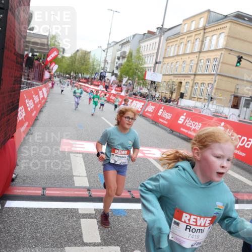 25.04.2026 - Das Zehntel Strokosch-Dieckow http://msf.ph/oto/9633805 25.04.2026 11:08:59 Ziel 5054, 5477, 6803, 7419, 7451 meine-sportfotos.de