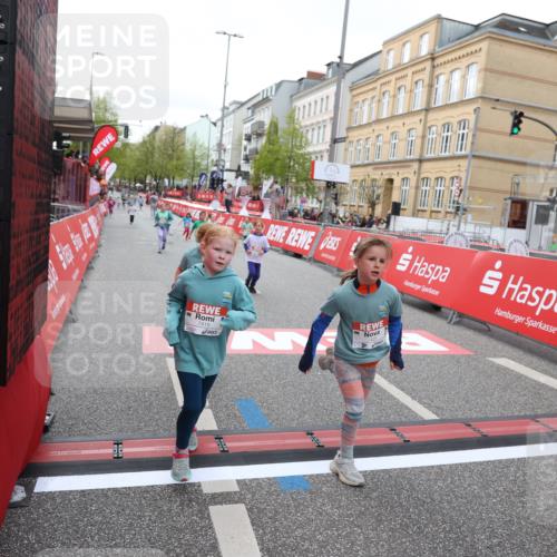 25.04.2026 - Das Zehntel Strokosch-Dieckow http://msf.ph/oto/9633809 25.04.2026 11:08:58 Ziel 5477, 6803, 7419, 7451 meine-sportfotos.de
