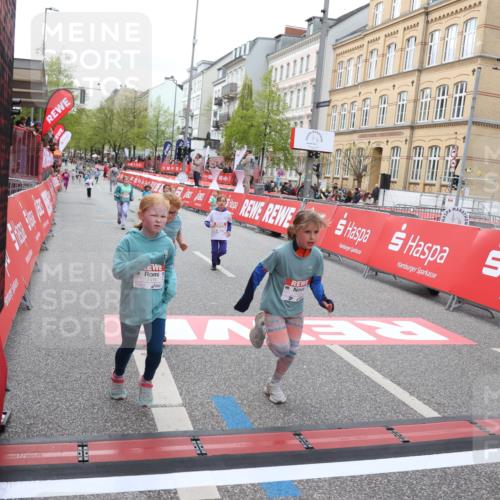 25.04.2026 - Das Zehntel Strokosch-Dieckow http://msf.ph/oto/9633811 25.04.2026 11:08:58 Ziel 5477, 6803, 7419, 7451 meine-sportfotos.de