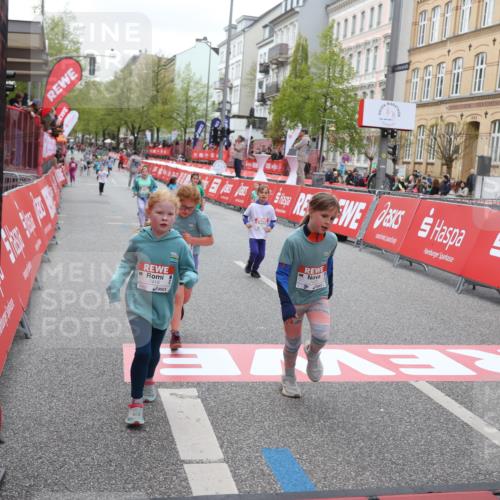 25.04.2026 - Das Zehntel Strokosch-Dieckow http://msf.ph/oto/9633812 25.04.2026 11:08:58 Ziel 5477, 6803, 7419, 7451 meine-sportfotos.de