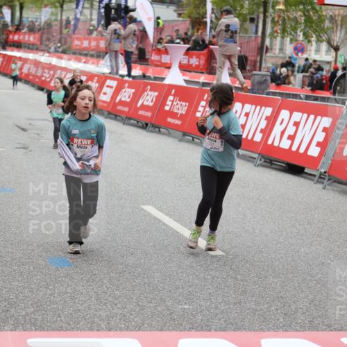 25.04.2026 - Das Zehntel Strokosch-Dieckow http://msf.ph/oto/9633837 25.04.2026 11:08:47 Ziel 5964, 7463, 7477, 7480, 7503, 7558, 8055 meine-sportfotos.de