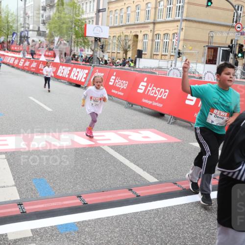 25.04.2026 - Das Zehntel Strokosch-Dieckow http://msf.ph/oto/9633881 25.04.2026 11:08:29 Ziel 5027, 5887, 7737, 7852, 7985 meine-sportfotos.de