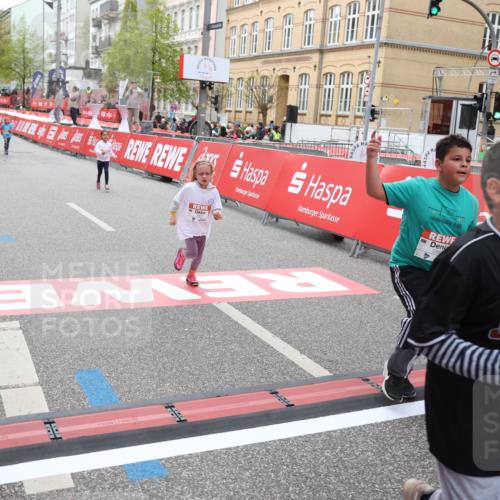 25.04.2026 - Das Zehntel Strokosch-Dieckow http://msf.ph/oto/9633882 25.04.2026 11:08:29 Ziel 5027, 5887, 7737, 7852, 7985 meine-sportfotos.de