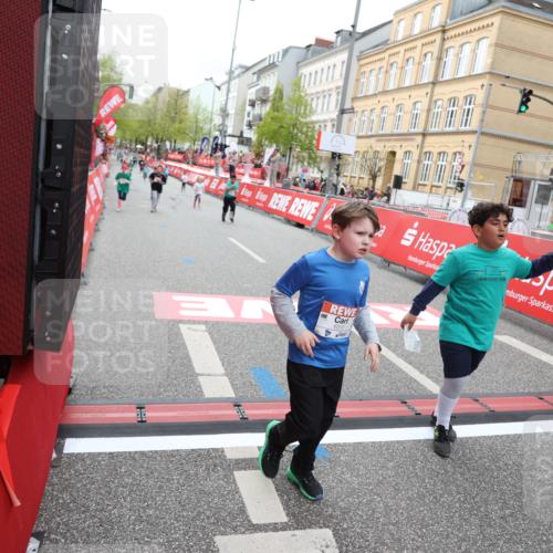 25.04.2026 - Das Zehntel Strokosch-Dieckow http://msf.ph/oto/9633897 25.04.2026 11:08:23 Ziel 5060, 5061, 5881, 5939, 6310, 7365, 7431, 7438, 7507, 7668 meine-sportfotos.de