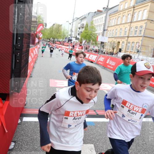25.04.2026 - Das Zehntel Strokosch-Dieckow http://msf.ph/oto/9633901 25.04.2026 11:08:23 Ziel 5060, 5061, 5881, 5939, 6310, 7365, 7431, 7438, 7507, 7668 meine-sportfotos.de