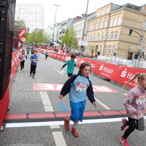 25.04.2026 - Das Zehntel Strokosch-Dieckow http://msf.ph/oto/9633908 25.04.2026 11:08:20 Ziel 5060, 5061, 5881, 5939, 6160, 6163, 6174, 6310, 7263, 7264, 7365, 7431, 7438, 7491, 7507, 7606, 7668, 7990 meine-sportfotos.de
