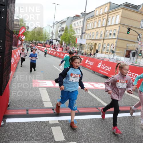 25.04.2026 - Das Zehntel Strokosch-Dieckow http://msf.ph/oto/9633910 25.04.2026 11:08:20 Ziel 5060, 5061, 5881, 5939, 6160, 6163, 6174, 6310, 7263, 7264, 7365, 7431, 7438, 7491, 7507, 7606, 7668, 7990 meine-sportfotos.de