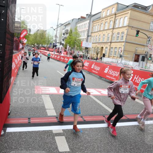 25.04.2026 - Das Zehntel Strokosch-Dieckow http://msf.ph/oto/9633911 25.04.2026 11:08:20 Ziel 5060, 5061, 5881, 5939, 6160, 6163, 6174, 6310, 7263, 7264, 7365, 7431, 7438, 7491, 7507, 7606, 7668, 7990 meine-sportfotos.de