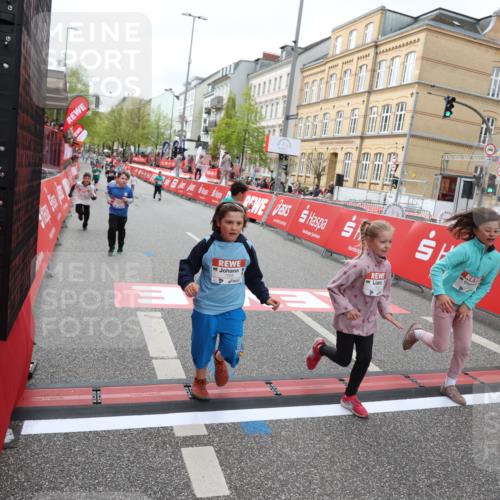 25.04.2026 - Das Zehntel Strokosch-Dieckow http://msf.ph/oto/9633912 25.04.2026 11:08:20 Ziel 5060, 5061, 5881, 5939, 6160, 6163, 6174, 6310, 7263, 7264, 7365, 7431, 7438, 7491, 7507, 7606, 7668, 7990 meine-sportfotos.de