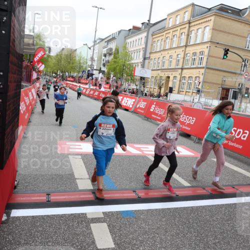 25.04.2026 - Das Zehntel Strokosch-Dieckow http://msf.ph/oto/9633914 25.04.2026 11:08:20 Ziel 5060, 5061, 5881, 5939, 6160, 6163, 6174, 6310, 7263, 7264, 7365, 7431, 7438, 7491, 7507, 7606, 7668, 7990 meine-sportfotos.de