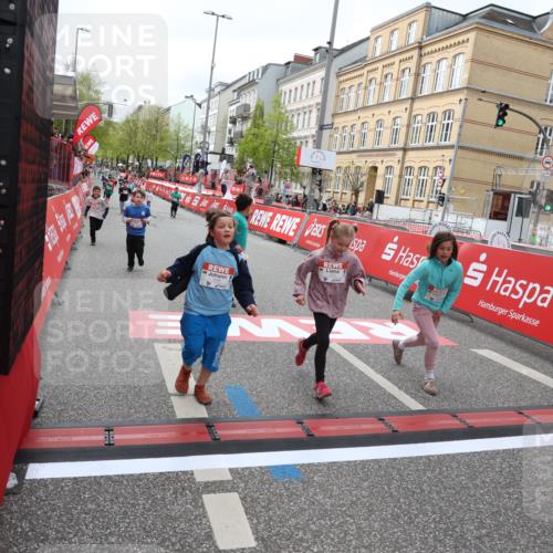 25.04.2026 - Das Zehntel Strokosch-Dieckow http://msf.ph/oto/9633916 25.04.2026 11:08:20 Ziel 5060, 5061, 5881, 5939, 6160, 6163, 6174, 6310, 7263, 7264, 7365, 7431, 7438, 7491, 7507, 7606, 7668, 7990 meine-sportfotos.de