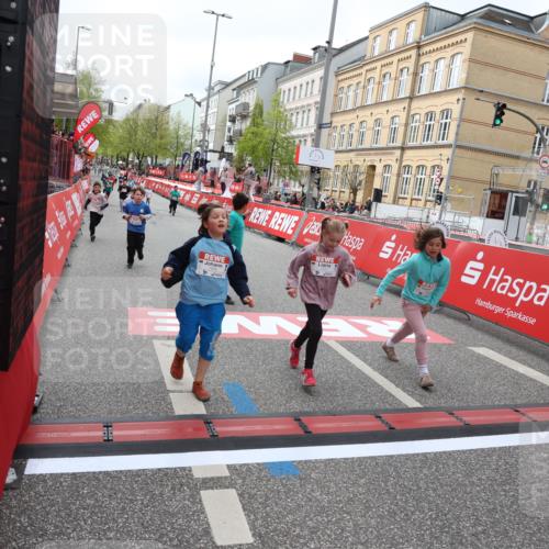 25.04.2026 - Das Zehntel Strokosch-Dieckow http://msf.ph/oto/9633917 25.04.2026 11:08:20 Ziel 5060, 5061, 5881, 5939, 6160, 6163, 6174, 6310, 7263, 7264, 7365, 7431, 7438, 7491, 7507, 7606, 7668, 7990 meine-sportfotos.de