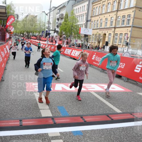 25.04.2026 - Das Zehntel Strokosch-Dieckow http://msf.ph/oto/9633919 25.04.2026 11:08:20 Ziel 5060, 5061, 5881, 5939, 6160, 6163, 6174, 6310, 7263, 7264, 7365, 7431, 7438, 7491, 7507, 7606, 7668, 7990 meine-sportfotos.de