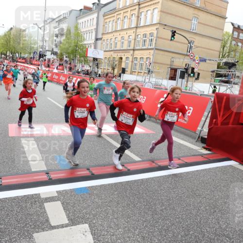 25.04.2026 - Das Zehntel Strokosch-Dieckow http://msf.ph/oto/9633962 25.04.2026 11:08:14 Ziel 5064, 5125, 5144, 6160, 6163, 6174, 6185, 7263, 7264, 7270, 7272, 7277, 7285, 7491, 7511, 7523, 7556, 7606, 7990 meine-sportfotos.de