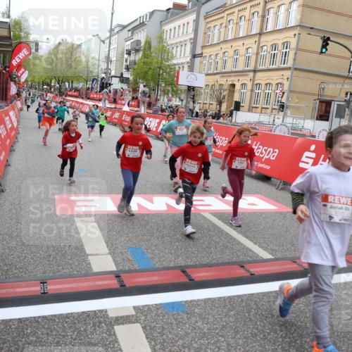 25.04.2026 - Das Zehntel Strokosch-Dieckow http://msf.ph/oto/9633964 25.04.2026 11:08:14 Ziel 5064, 5125, 5144, 6160, 6163, 6174, 6185, 7263, 7264, 7270, 7272, 7277, 7285, 7491, 7511, 7523, 7556, 7606, 7990 meine-sportfotos.de