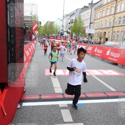 25.04.2026 - Das Zehntel Strokosch-Dieckow http://msf.ph/oto/9633981 25.04.2026 11:08:12 Ziel 5064, 5125, 5144, 5151, 6160, 6163, 6174, 6185, 7270, 7272, 7277, 7285, 7511, 7523, 7556, 7606 meine-sportfotos.de