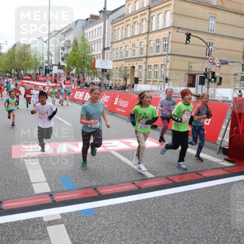 25.04.2026 - Das Zehntel Strokosch-Dieckow http://msf.ph/oto/9633988 25.04.2026 11:08:11 Ziel 5064, 5125, 5144, 5151, 6185, 7270, 7272, 7277, 7285, 7484, 7511, 7523, 7556 meine-sportfotos.de
